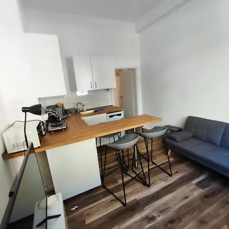 Agais Suits - Modern In Downtown Apartmán *