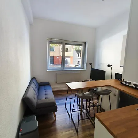 Agais Suits - Modern In Downtown Apartmán
